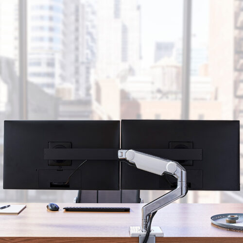 M8 Pro met standaard klem en crossbar, wit